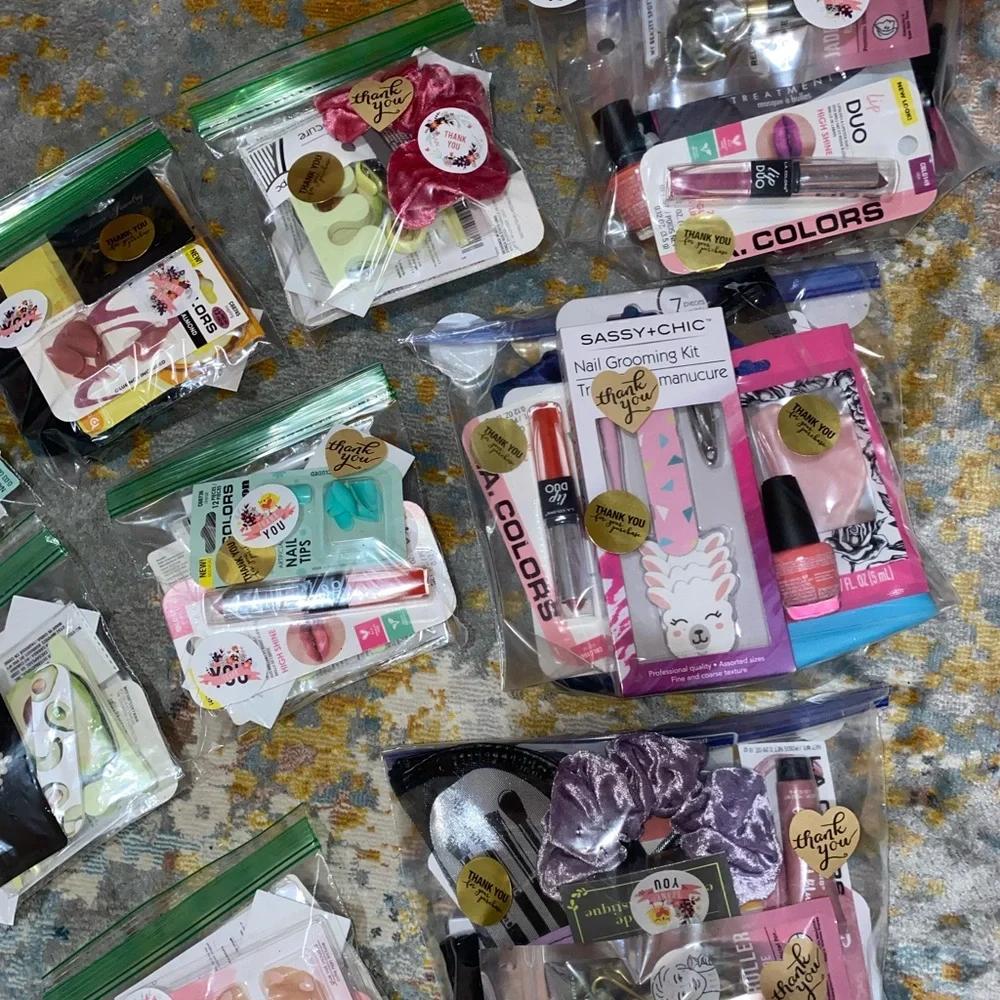 FREE GIFTS WITH PURCHASE 🎁 - Picture 9 of 12